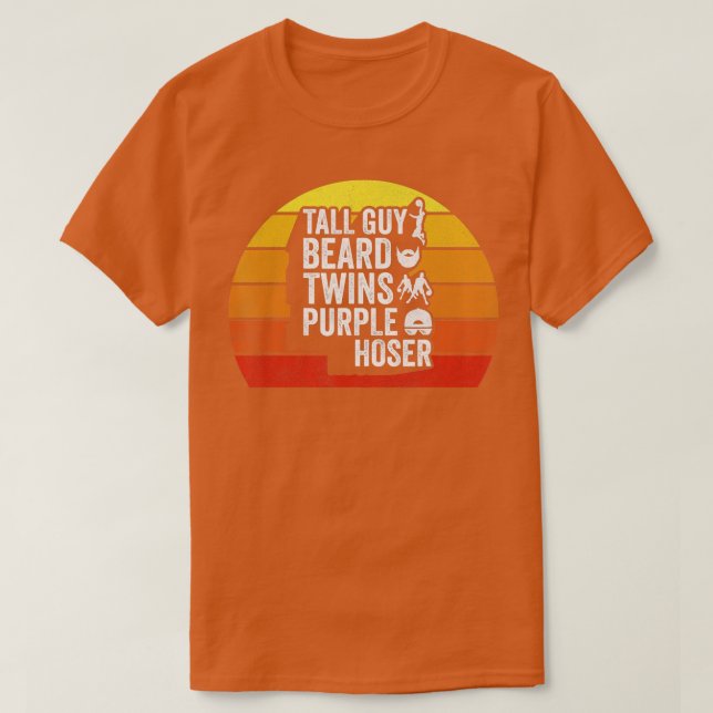 Retro presenterar Kids. Alla Guy Beard vinner Lila T Shirt (Design framsida)