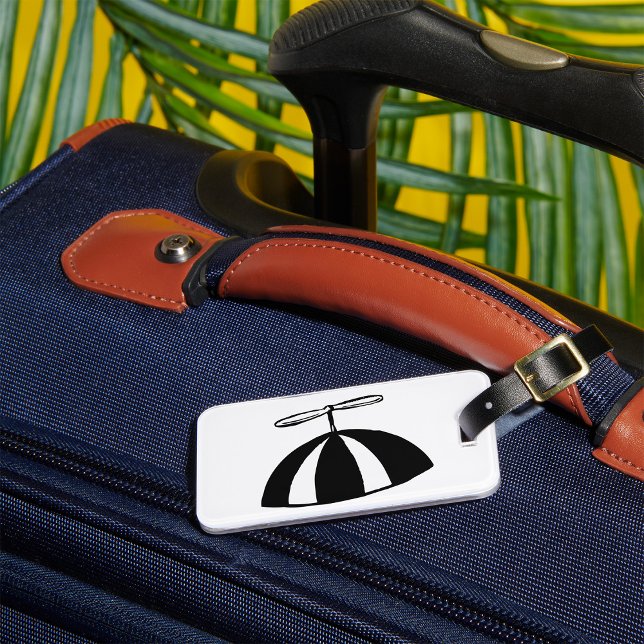 Retro Propeller Beanie Whimsical Black and White Bagagebricka (Skapare uppladdad)