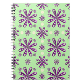 Retro Purple flowers on Green Background   Anteckningsbok