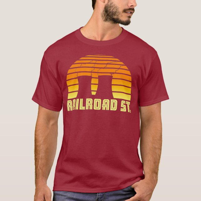 Retro Railroad St sunset T Shirt (Framsida)