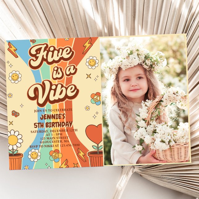 Retro Rainbow Fem är en Vibe Groovy 5:e födelsedag Inbjudningar (Skapare uppladdad)