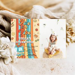 Retro Rainbow Fem är en Vibe Groovy 5:e födelsedag Inbjudningar