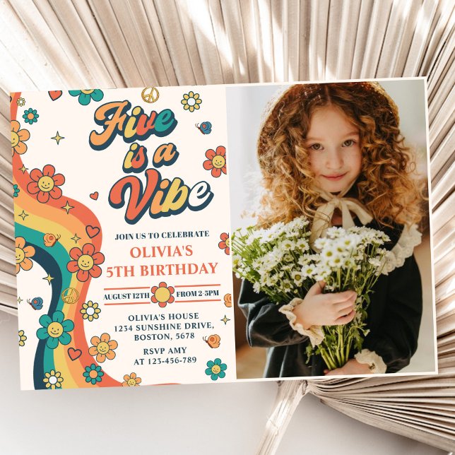 Retro Rainbow Fem är en Vibe Groovy 5:e födelsedag Inbjudningar (Skapare uppladdad)
