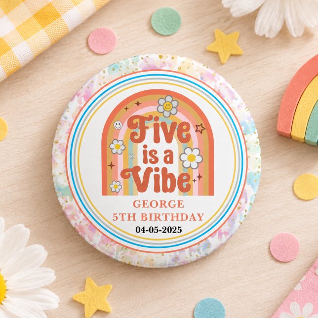 Retro Rainbow FIVE är en stämning Groovy 5-årsdag Knapp (Retro Rainbow FIVE is a Vibe Groovy 5th Birthday Button)