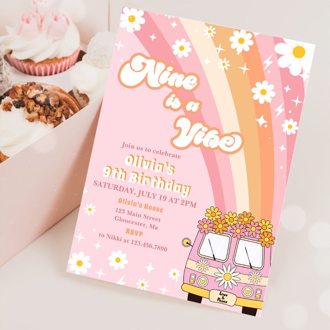 Retro Rainbow Nine är en stämning Groovy 9-årsdag Inbjudningar (Skapare uppladdad)