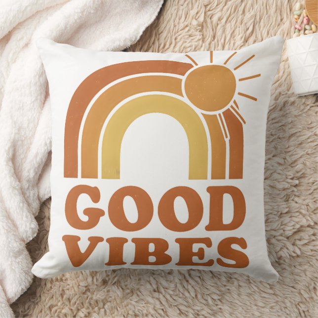 Retro Rainbow Sun "Good Vibes" Throw Pillow Kudde (Filt)