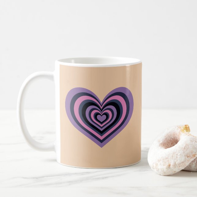 Retro randig hjärtmugg - Lila på Beige Kaffemugg (Med munk)
