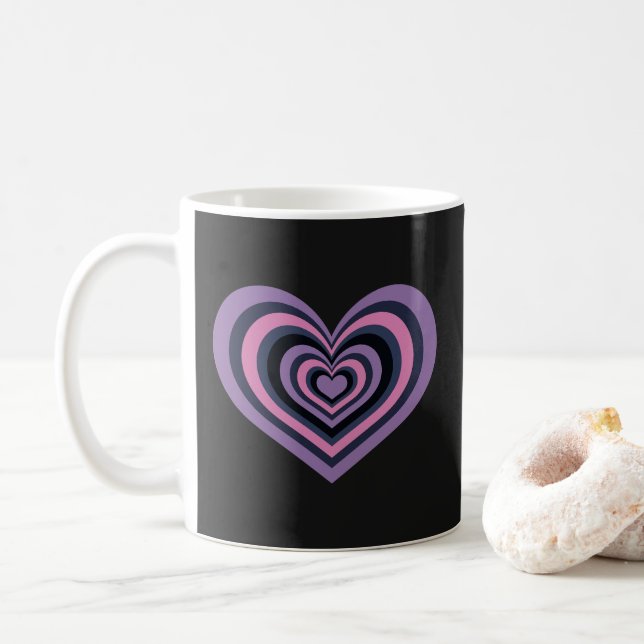 Retro randig hjärtmugg - Lila på svart Kaffemugg (Med munk)