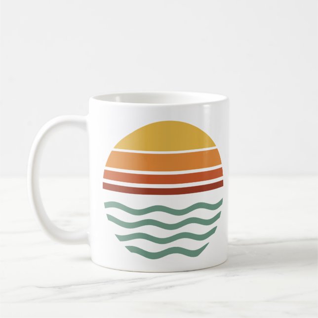 Retro randig solnedgång över vågor kaffemugg (Vänster)