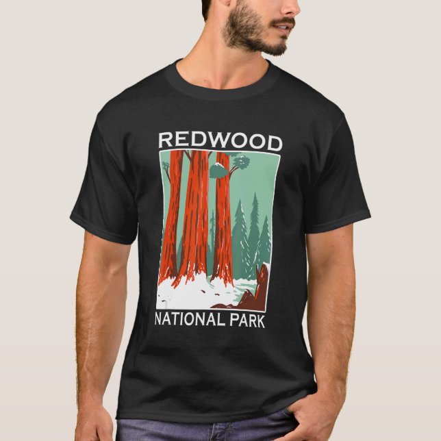 Retro Redwood National Park Outdoor Camping Souven T Shirt (Framsida)