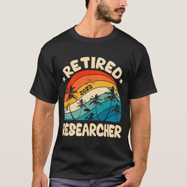 Retro Retrött Researcher Vintage Pension arbetade T Shirt (Framsida)