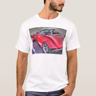 Retro röda bilar för bil för Plymouth person som Tee Shirt