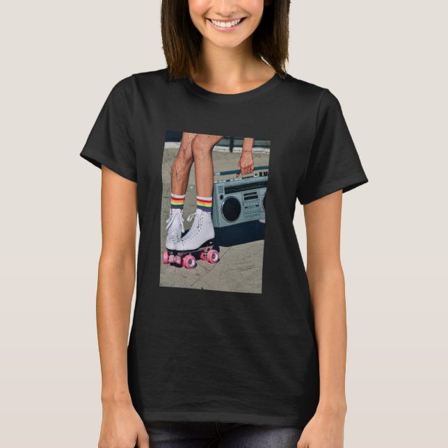 Retro Rollerskates Funny 80's Roller Disco Skating T Shirt (Framsida)