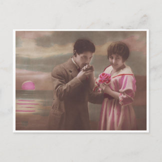 Retro Romantic-par på moonrise-vykort Vykort