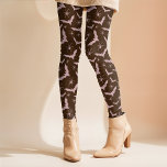 Retro Rosa Fladdermus Spider Flickaktigt Minimal H Leggings<br><div class="desc">Den här roligten Halloween-designen användor ett slumpmässigt mönster av enkelt rosa brun fladdermus och spindlar på en brun bakgrund som kan anpassas efter vad du vill ha färg. Den här roligten har en reflex och kan kombineras med vilken topp som helst under hela höglings- och spöksäsongen! Blanda och matcha med...</div>