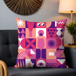 Retro Rosa Lila Vin Bauhaus Mönster Kudde<br><div class="desc">Retro Rosa Lila Vin Bauhaus Mönster Dekorativ kudde har en mönster i vintage vin i rosa,  lila och vitt. Perfekt för vin älskare för födelsedagar,  firande,  tack för presenter,  Mors dag,  jul och helgdag. Skapat av Evco Helgdagars www.zazzle.com/store/evcoholidays</div>