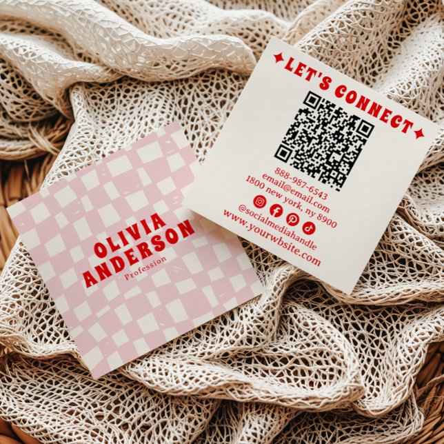 Retro Rosa Red QR Code Groovy Checkered Girly Boho Fyrkantigt Visitkort (Skapare uppladdad)
