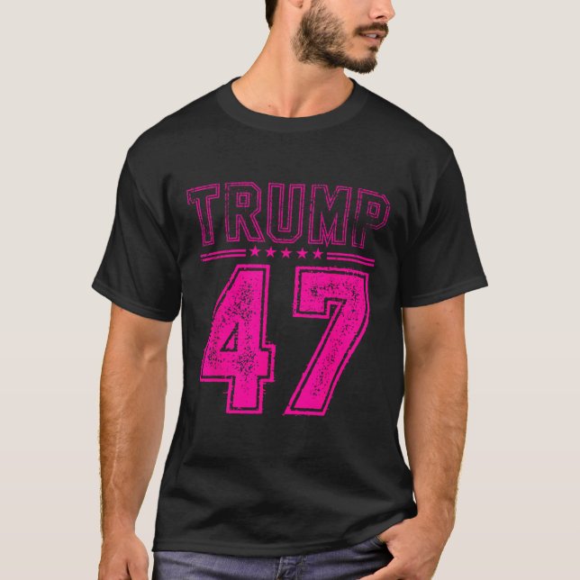 Retro Rosa Trump 47 President USA flagga för Trump T Shirt (Framsida)