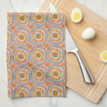 Retro Round Tiles Mexico Daisy Mönster Peach Kökshandduk<br><div class="desc">Dekorera ditt kök med den här hand plockade-retro-runda daisyn mönster handduken. Gör en underbar husuppvärmning eller en bröllop-gåva! Du kan anpassa den och även lägga till text. Kolla min butik efter mycket mer färg och mönster plus matchande artiklar för ditt hem!</div>