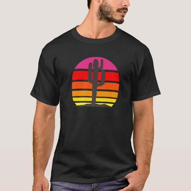 Retro Saguaro Sunset  Cactus Opuntia Cactaceae T Shirt (Framsida)
