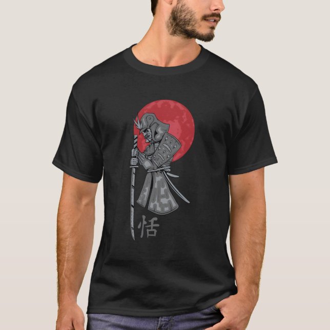 Retro Samurai Warrior och Red Full Moon T Shirt (Framsida)