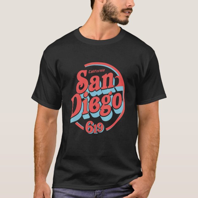 Retro San Diego California 619 Typography T Shirt (Framsida)