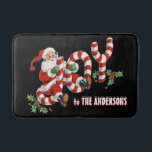 Retro Santa Sending Joy-Personligen Badrumsmatta<br><div class="desc">Retro Santa Sending Joy jul Personlig Family Namn eller någon annan Helgdag för Anpassningsbar Home Decor Bathroom-tillbehör Bath Mat</div>