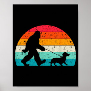 Retro Sasquatch-älskare Doxie Wiener Hundpromenad  Poster