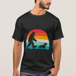 Retro Sasquatch-älskare Doxie Wiener Hundpromenad T Shirt