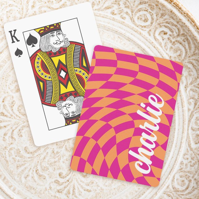 Retro schackbräde virvel våg het rosa orange casinokort (Retro checkerboard swirl wave hot pink orange playing cards)
