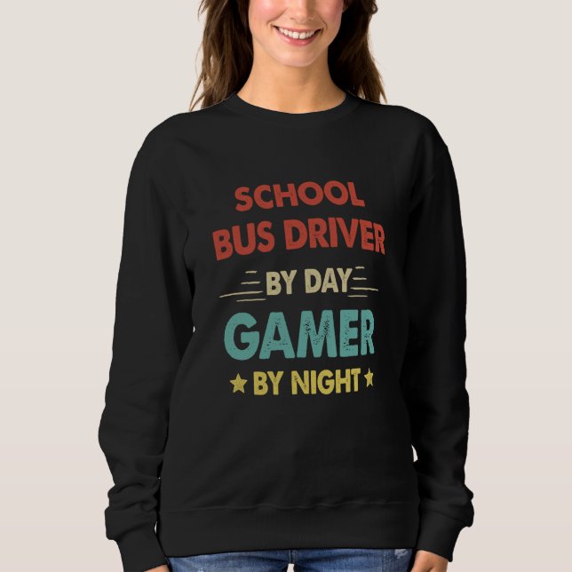 Retro School Bus Driver By Day Gamer By Night T Shirt (Framsida)