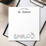 Retro Science Supplies Science Teacher Gift Anteckningsblock<br><div class="desc">Ge är din favoritforskarlärare en gåva som de kommer att ge kärlek med Anteckningsblocket Retro Science Supplies! Personlig med namn är det här anteckningsblocket perfekt för att slå ihop anteckningar,  påminnelser och idéer. En praktisk och tankfull present som visar att du uppskattar deras hårda arbete och hängivenhet.</div>