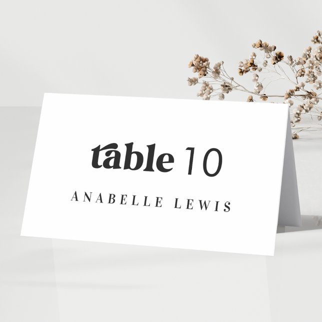 Retro Script Bröllopsplatskort med gästnamn Bordsnummer (Skapare uppladdad)