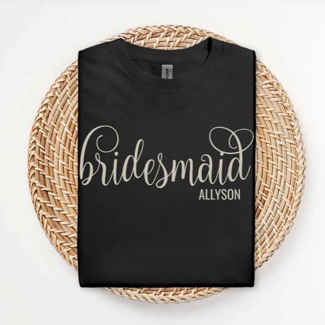 Retro Script Natural på Black Bridesmaid T Shirt (Skapare uppladdad)