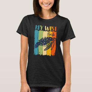 Retro Sea Turtle Nyckel Väster Florida Theme Frien T Shirt