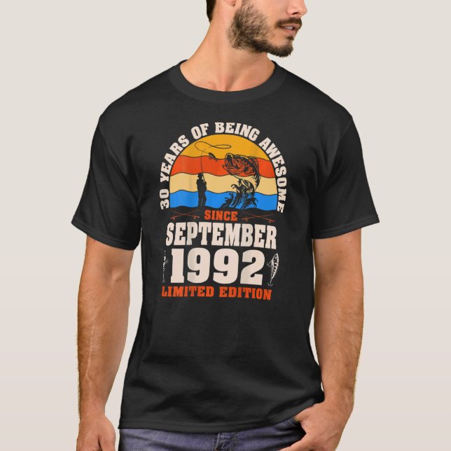 Retro September 1992 30 år gammalt fiske 30 dagar T Shirt (Framsida)