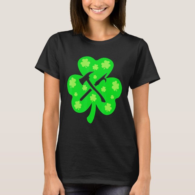 Retro Shamrock Firefighter St Patrick Day Irish Co T Shirt (Framsida)