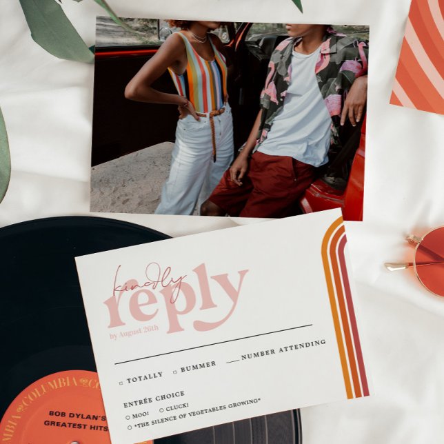 Retro Sjuttiostripor | Bröllops RSVP Meddelande (Skapare uppladdad)