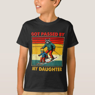 Retro skidfamilj sparkad av min dotter Vinter-Spo T Shirt