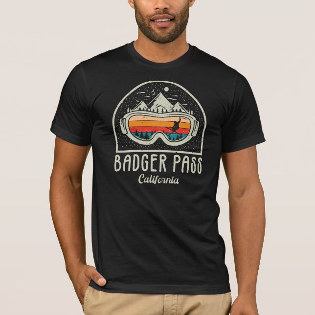 Retro Skiing vid Badger Pass California T Shirt (Framsida)
