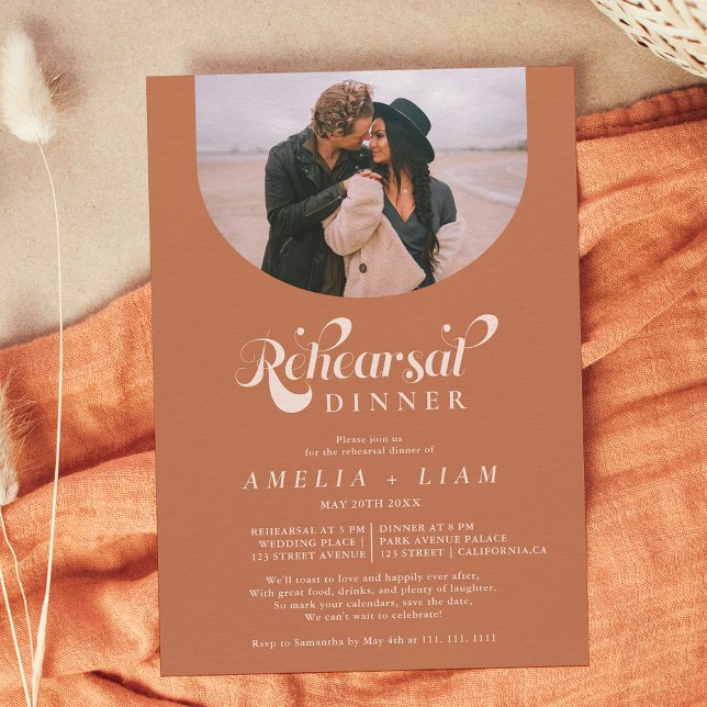 Retro-skriptfototeracotta-repetitionsmiddag Inbjudningar (Skapare uppladdad)