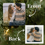 Retro-skripttypografi - merry och gift foto julgransprydnad keramik<br><div class="desc">Bygg upp den gamla charmen med vårt "Retro Script Typography Merry & Married Photo Ceramic Ornament". Detta unika prydnadsämne framhäver en känsla av nostalgi och är perfekt för att hedra minnet av er första jul som gifta par. Utsmyckningen har blanksteg för två foton - ett på framsidan och ett på...</div>