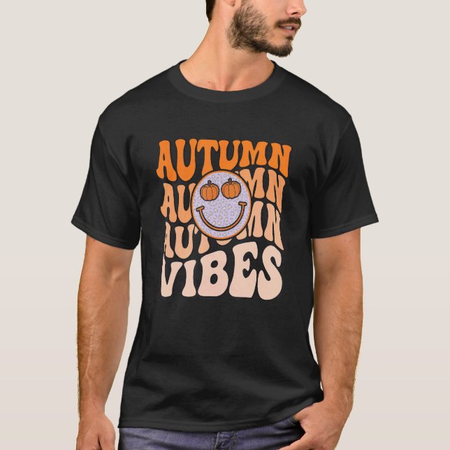Retro Smile Ansikte Fall Vibes Pumpkin Autumn Than T Shirt (Framsida)