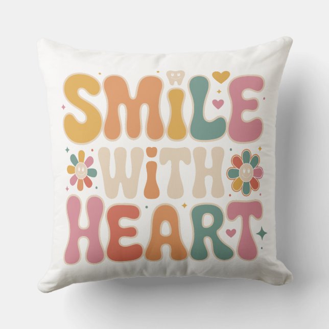 Retro 'Smile With Heart' Throw Pillow - Groovy Den Kudde (Baksida)