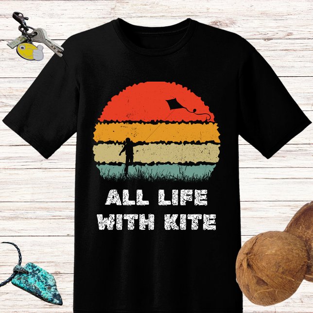 Retro sol ALL LIV MED KITE surfande 4 kitesurfer T Shirt (Skapare uppladdad)