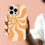 Retro sol-strålar i monogram i första gruppen<br><div class="desc">Mobilt hölje med en retro,  blek orange sol med strålande strålar och din monograminledning.</div>