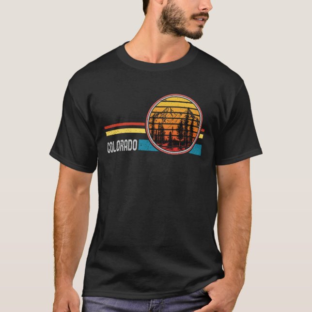 Retro solnedgång för berg för stil för t shirt (Framsida)