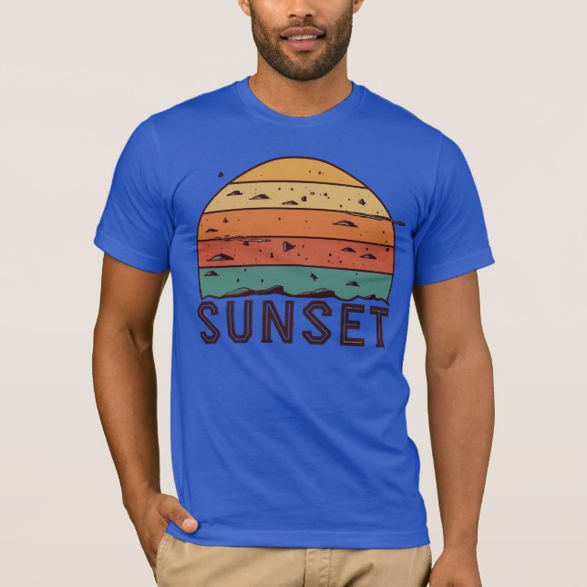 Retro Solnedgång Horisont Grafisk T-Shirt (Framsida)
