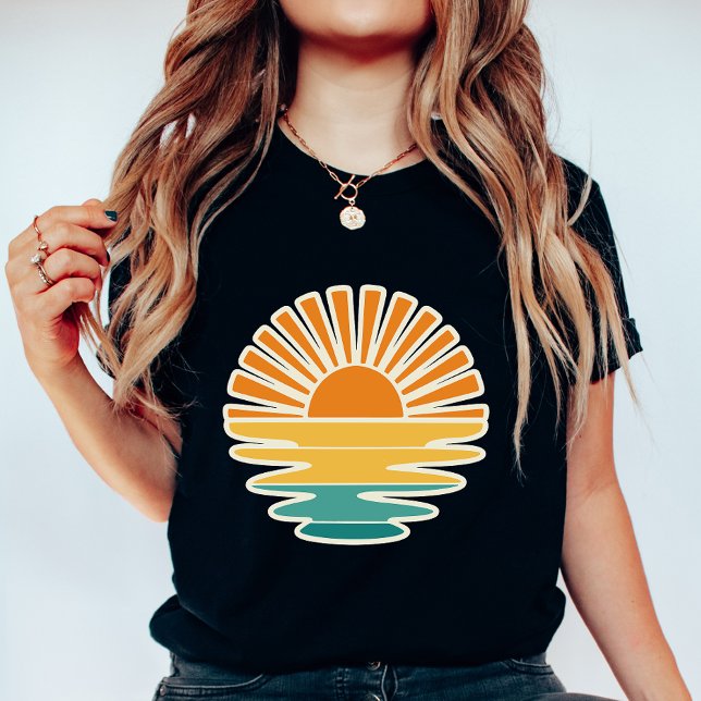 Retro Solnedgångsgrafik; Sommar Sol & Hav  T Shirt (Skapare uppladdad)