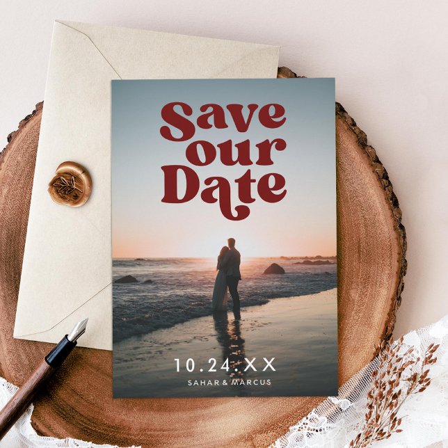 Retro Spara vårt datumburgundi-fotokort Julkort (Skapare uppladdad)